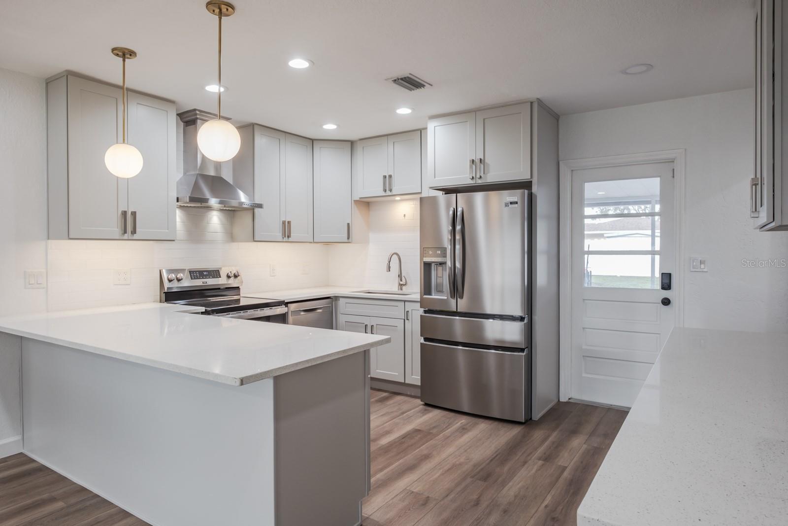 Image 11 of 28 For 781 40th Avenue Ne