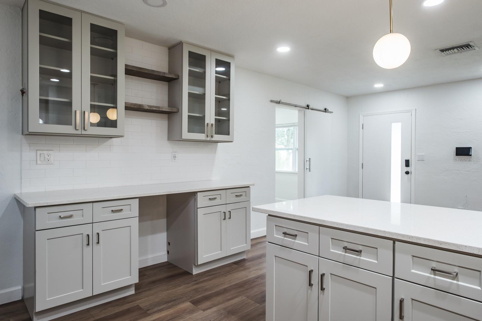 Image 13 of 28 For 781 40th Avenue Ne