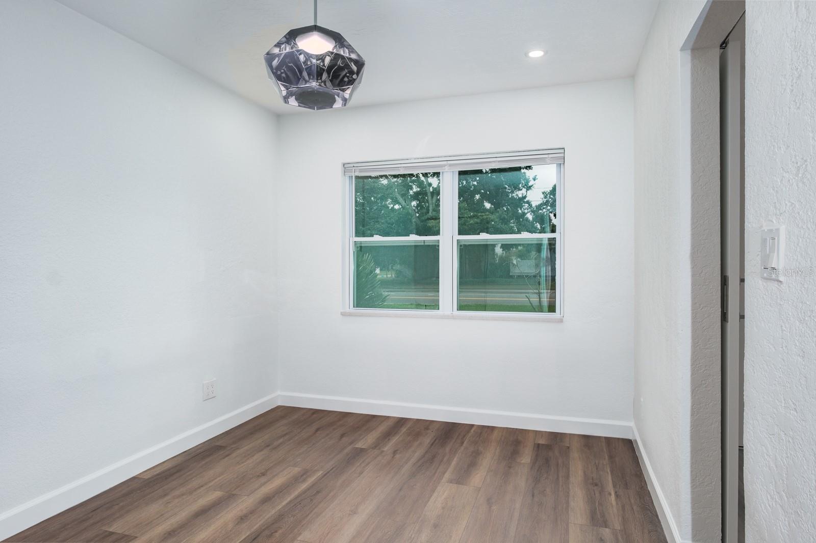 Image 14 of 28 For 781 40th Avenue Ne