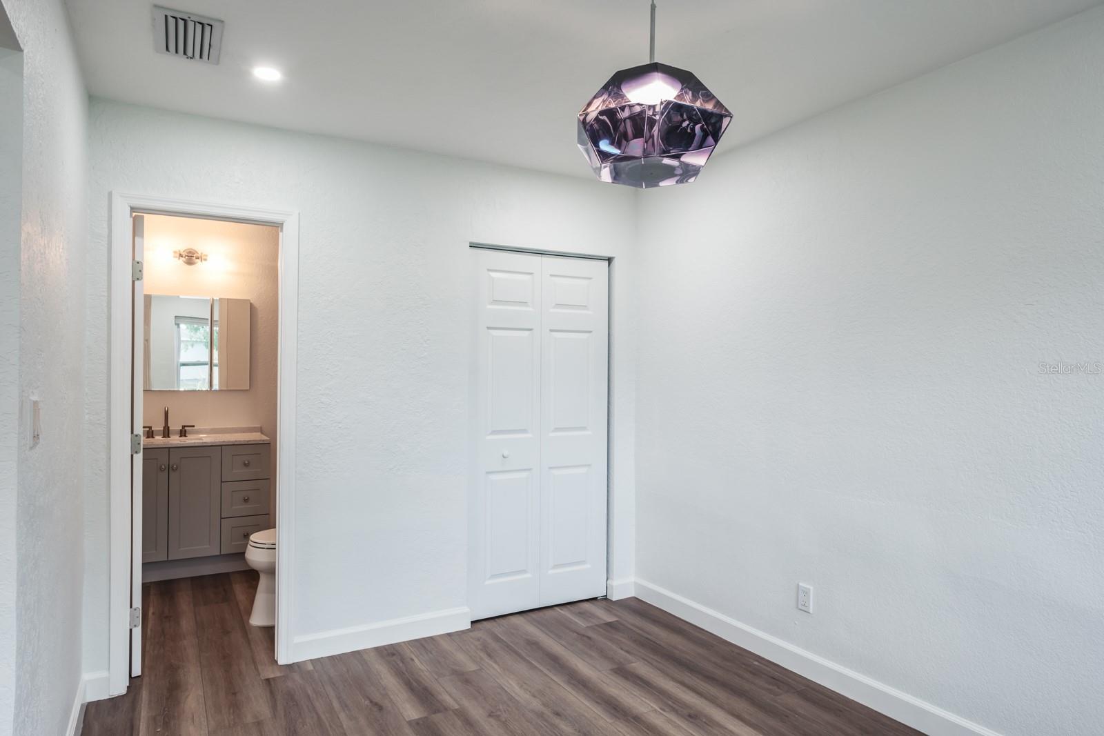 Image 15 of 28 For 781 40th Avenue Ne