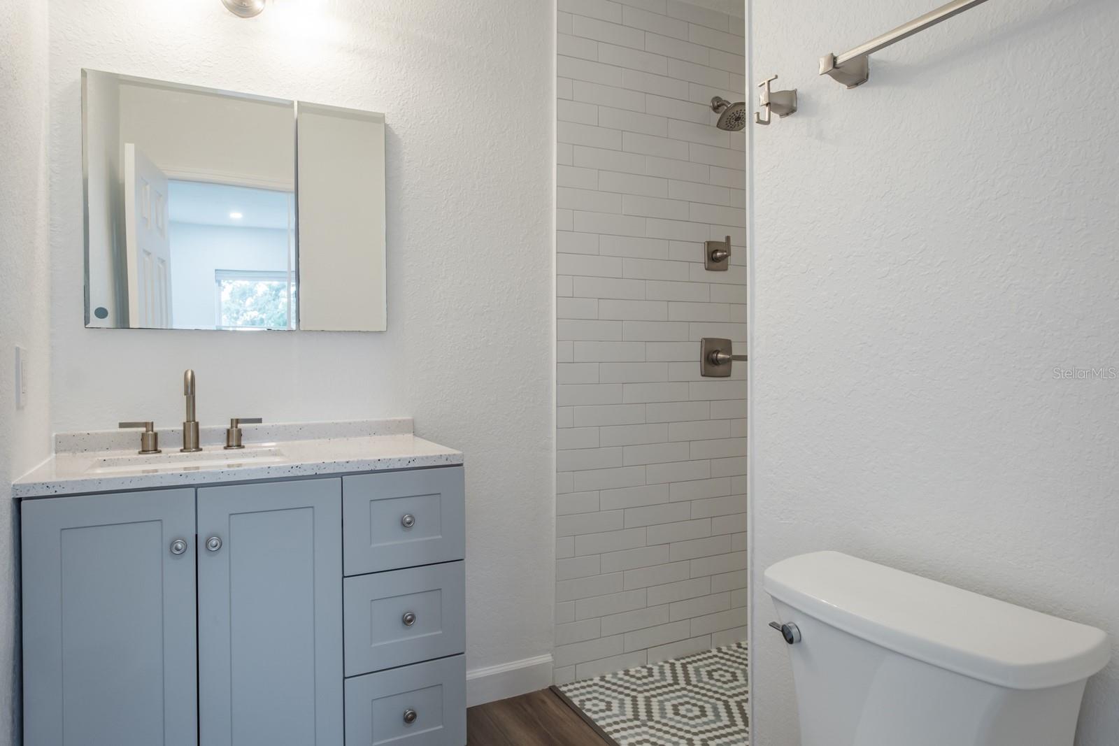 Image 16 of 28 For 781 40th Avenue Ne