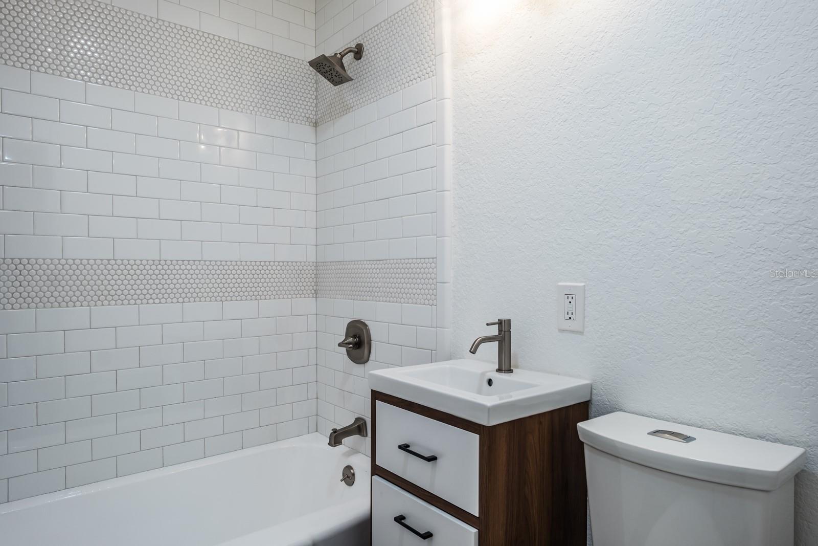 Image 19 of 28 For 781 40th Avenue Ne