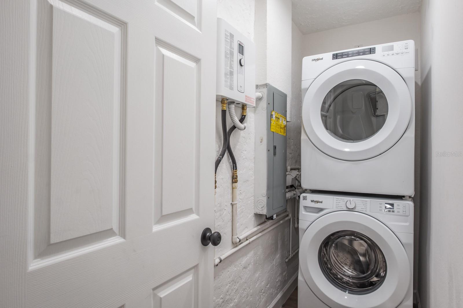 Image 21 of 28 For 781 40th Avenue Ne