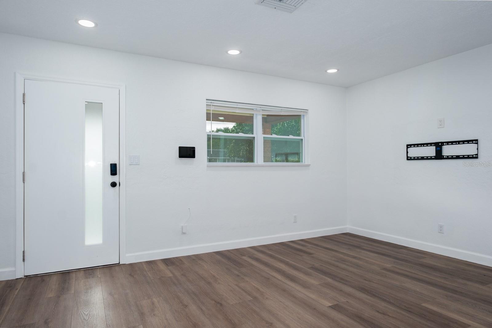 Image 5 of 28 For 781 40th Avenue Ne