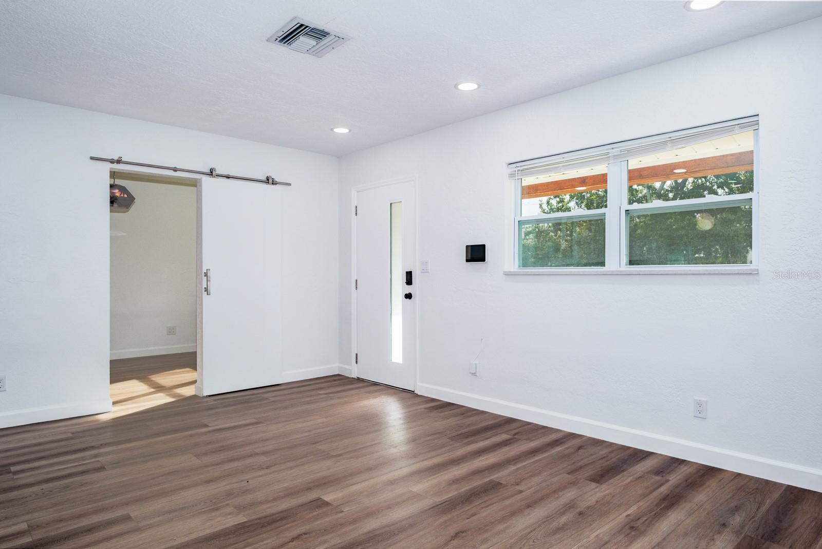 Image 6 of 28 For 781 40th Avenue Ne