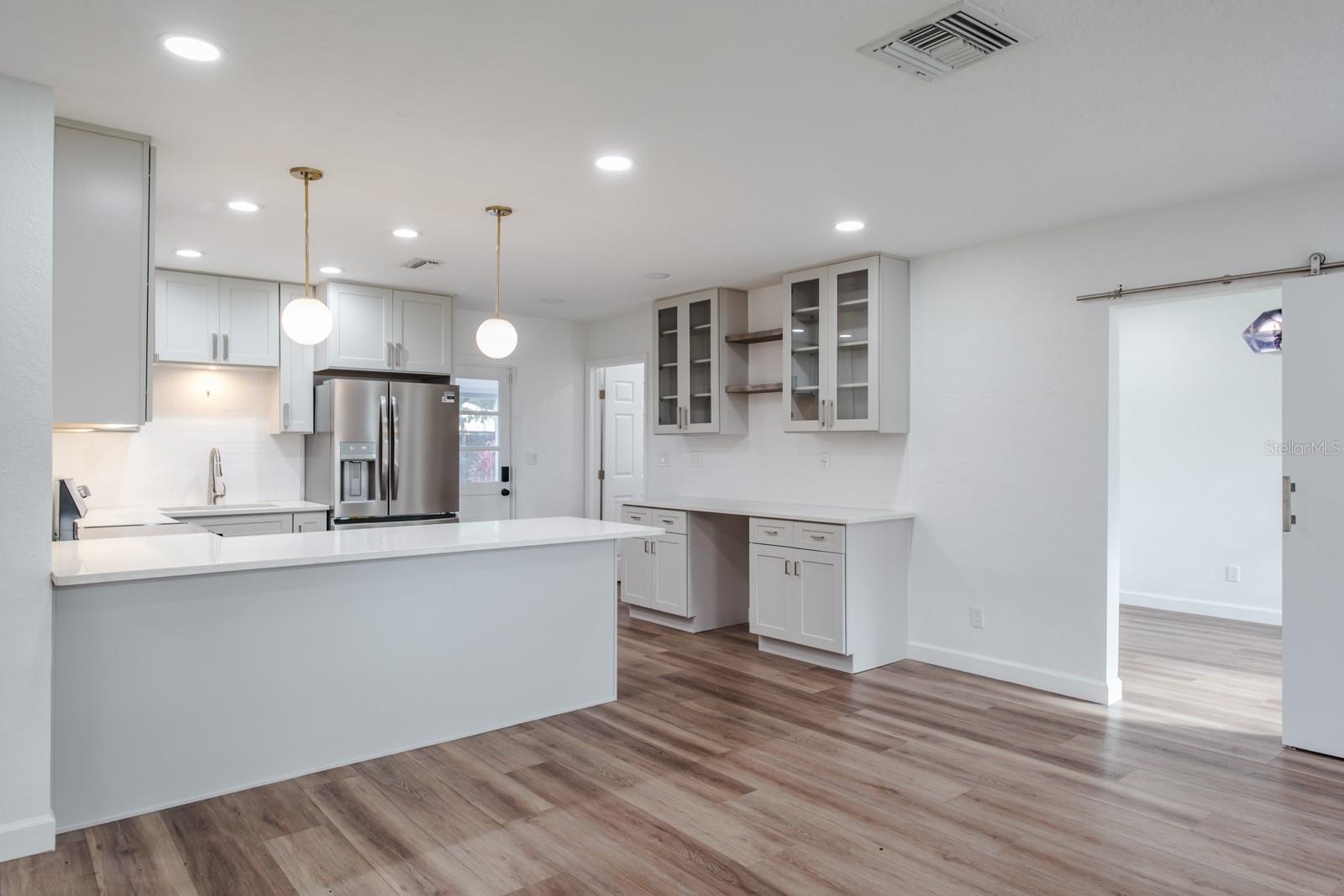 Image 8 of 28 For 781 40th Avenue Ne