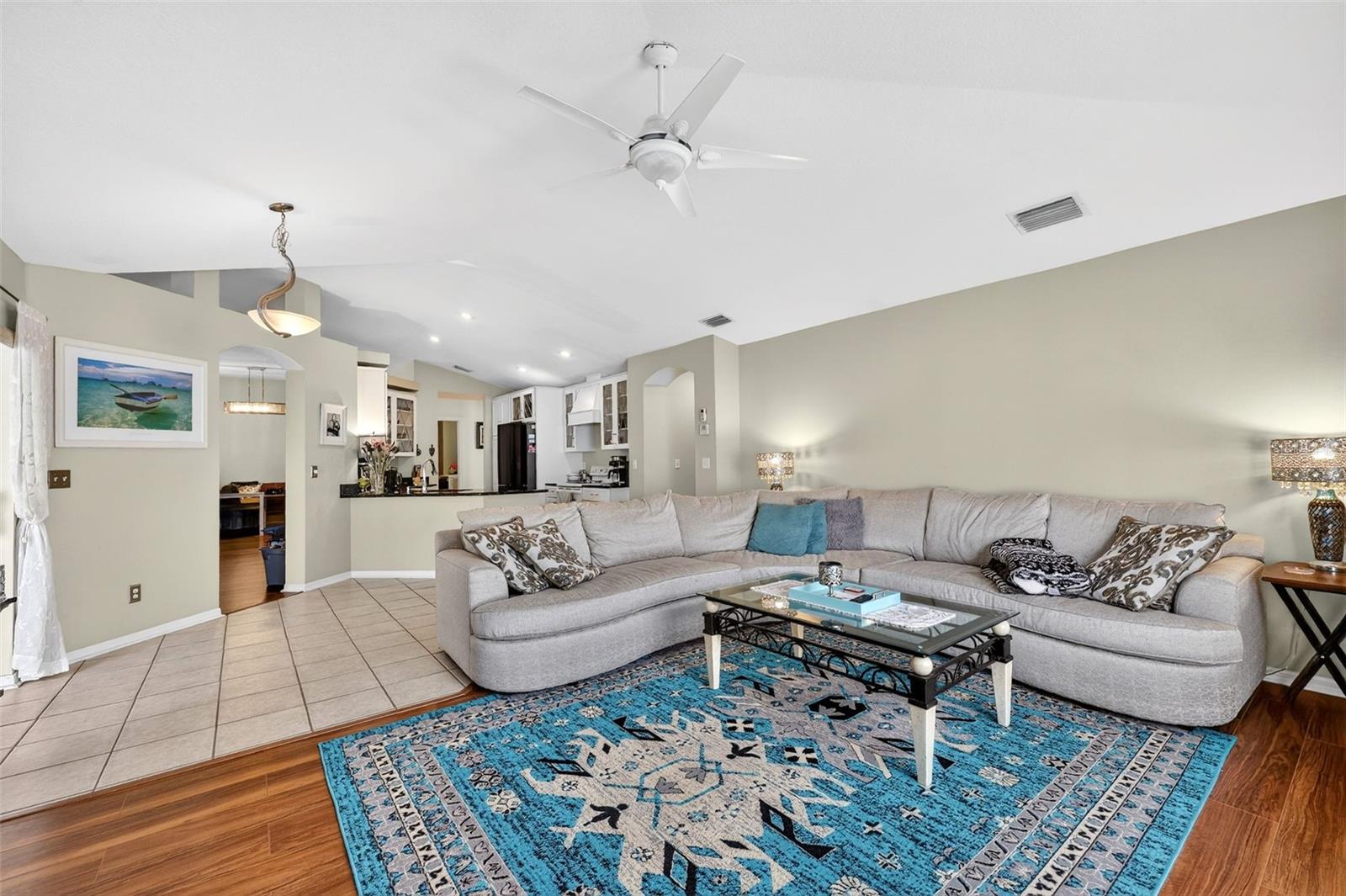 Listing photo id 12 for 2630 Allwood Avenue