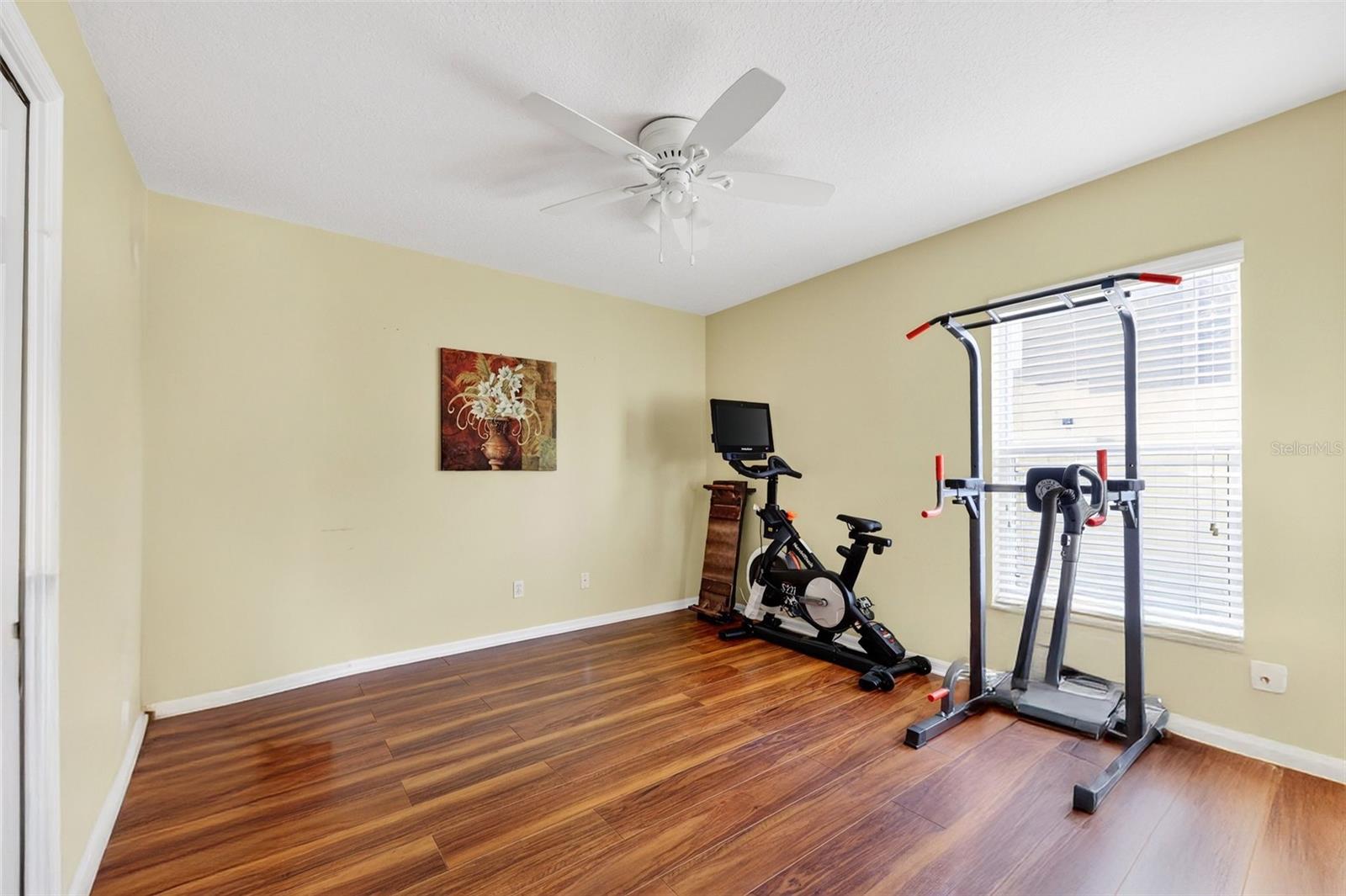 Listing photo id 14 for 2630 Allwood Avenue