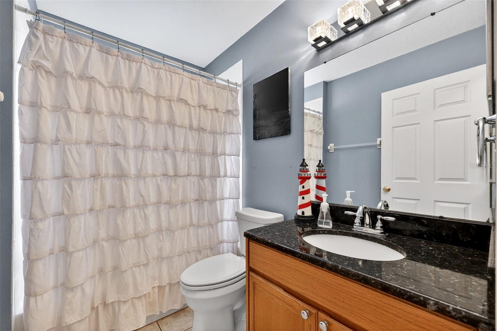 Listing photo id 16 for 2630 Allwood Avenue