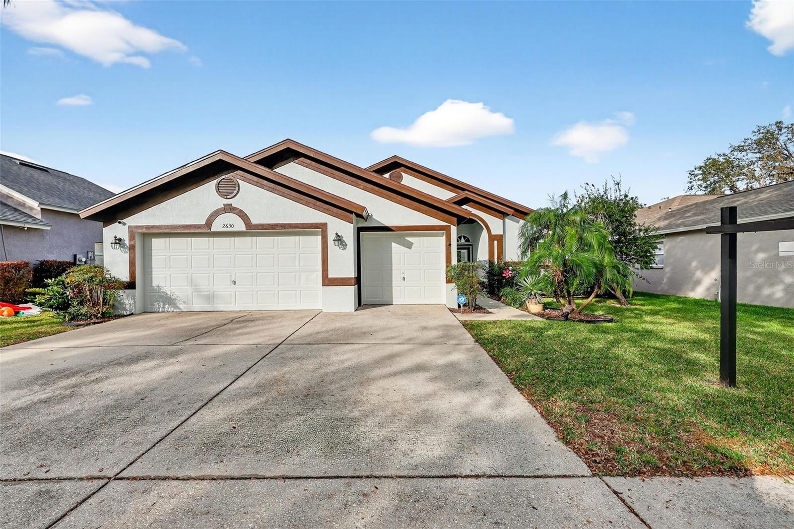 Listing photo id 0 for 2630 Allwood Avenue