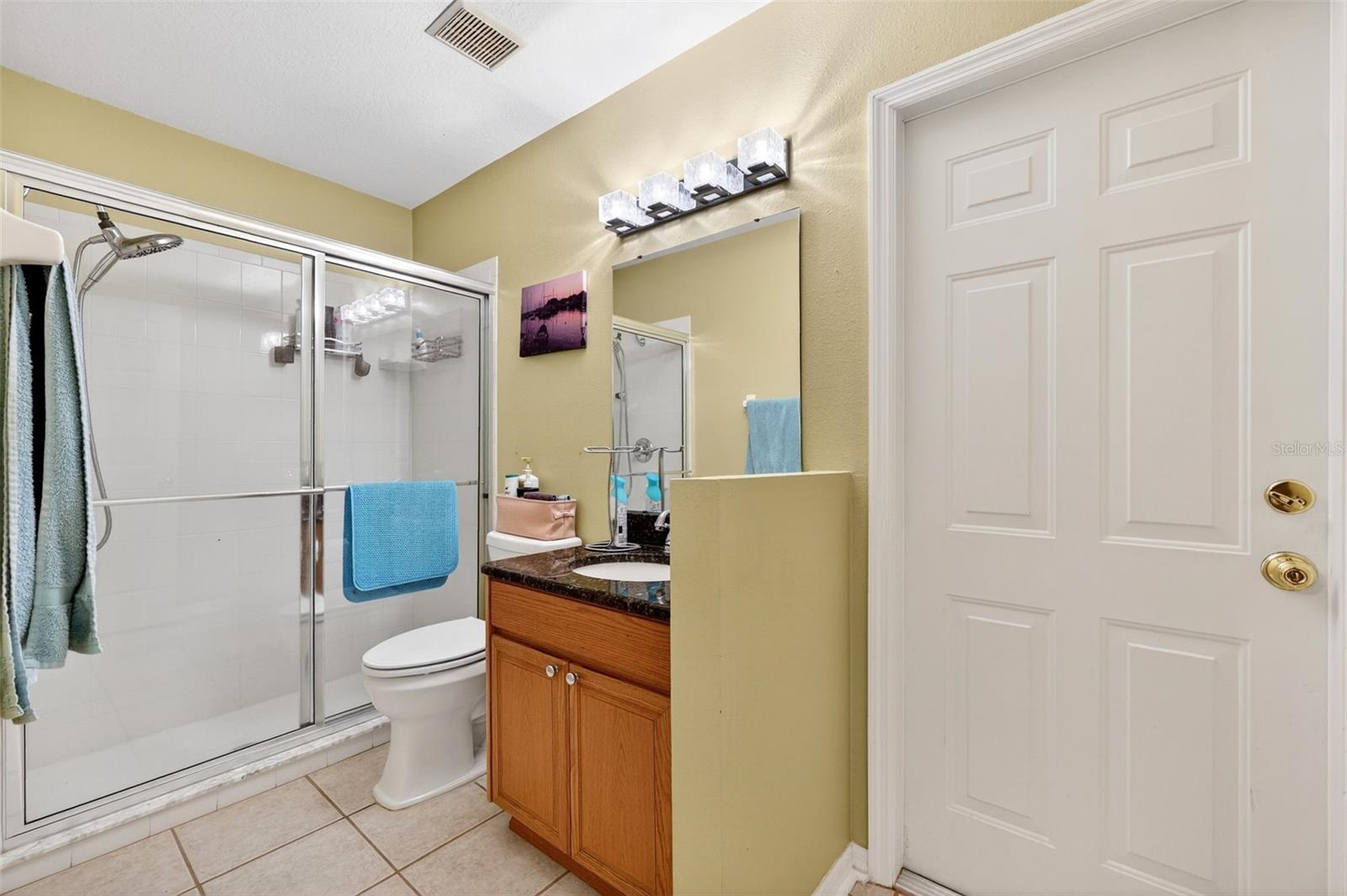 Listing photo id 26 for 2630 Allwood Avenue