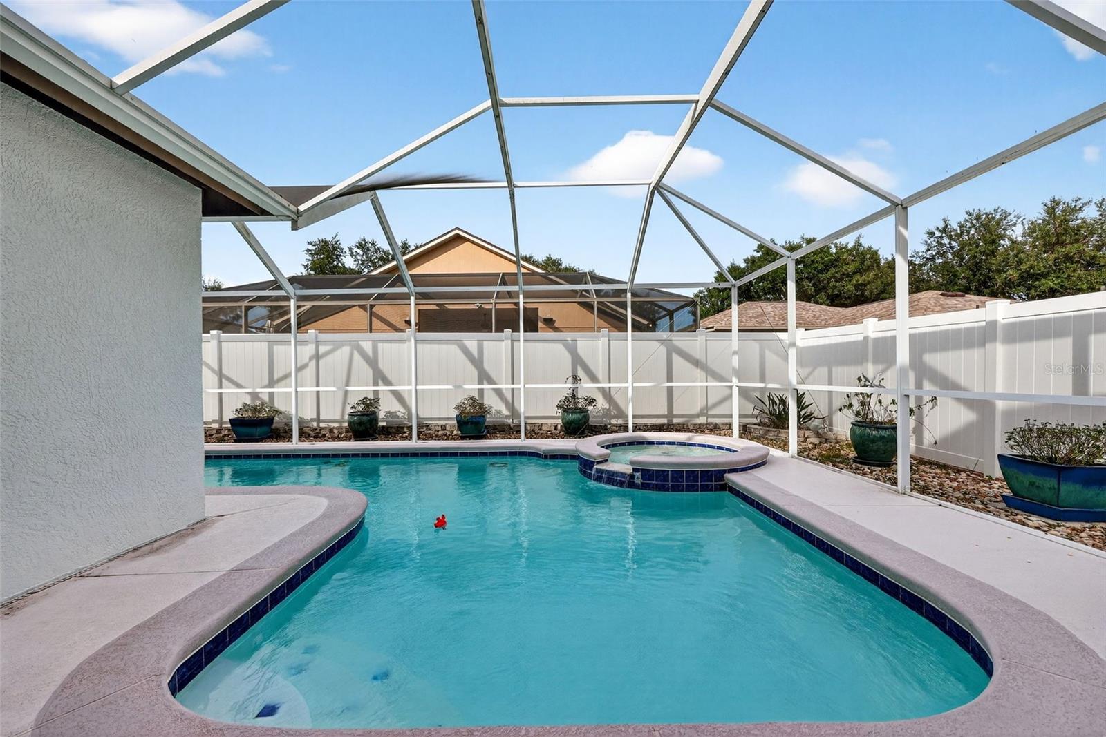 Listing photo id 29 for 2630 Allwood Avenue