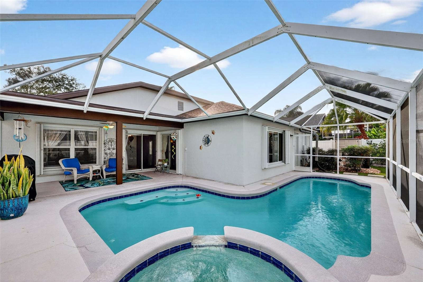 Listing photo id 30 for 2630 Allwood Avenue