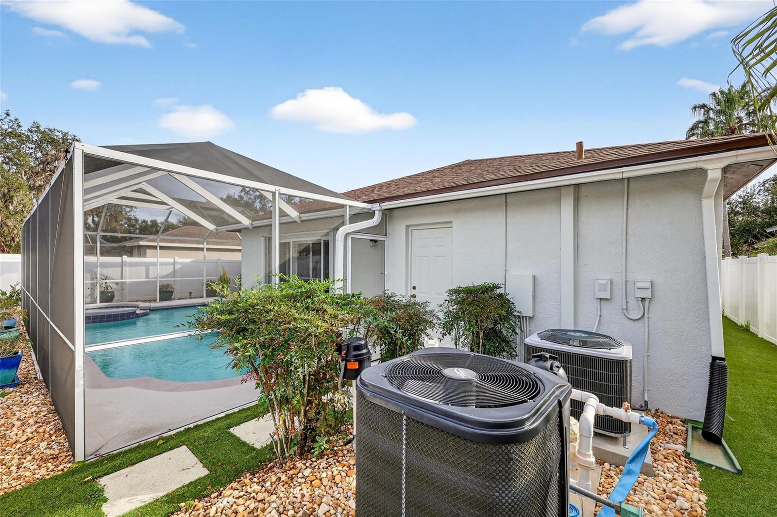 Listing photo id 32 for 2630 Allwood Avenue