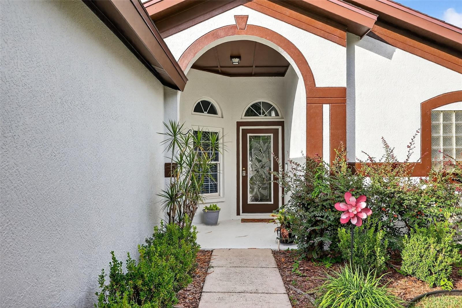 Listing photo id 2 for 2630 Allwood Avenue