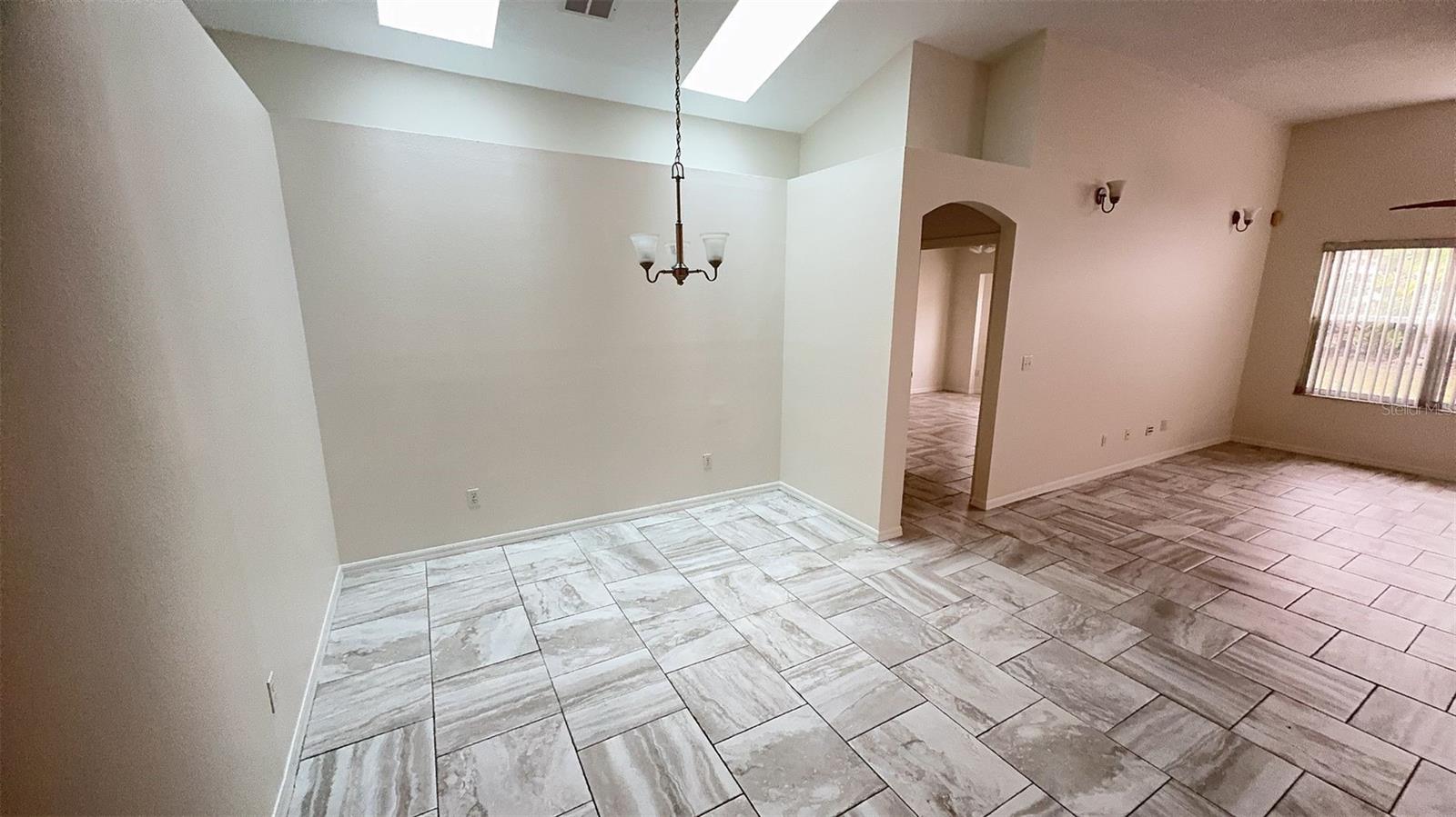 Image 6 of 40 For 8517 Fawn Creek Drive