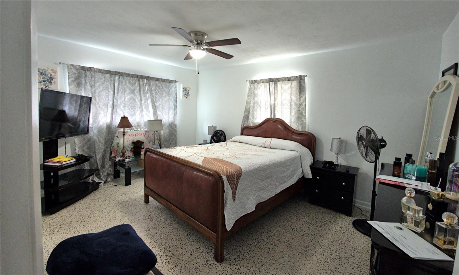 Image 9 of 18 For 9344 Horizon Drive