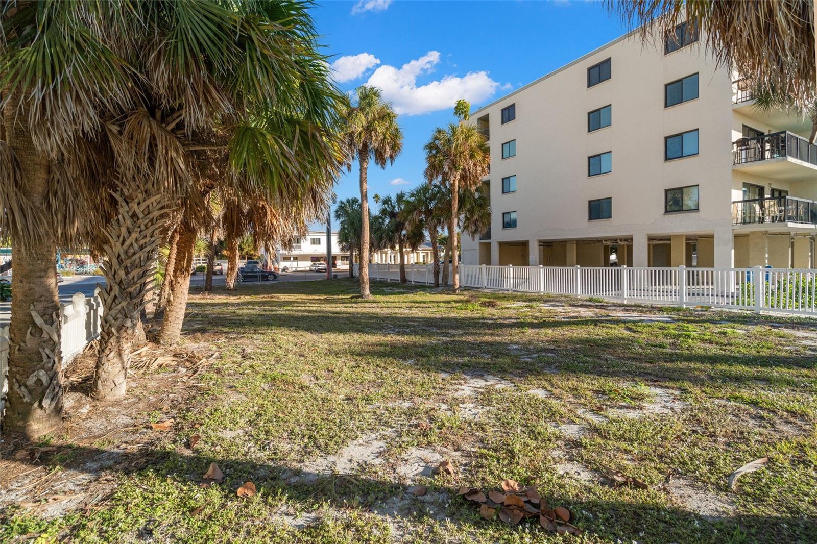 Image 17 of 24 For 1306 Gulf Boulevard