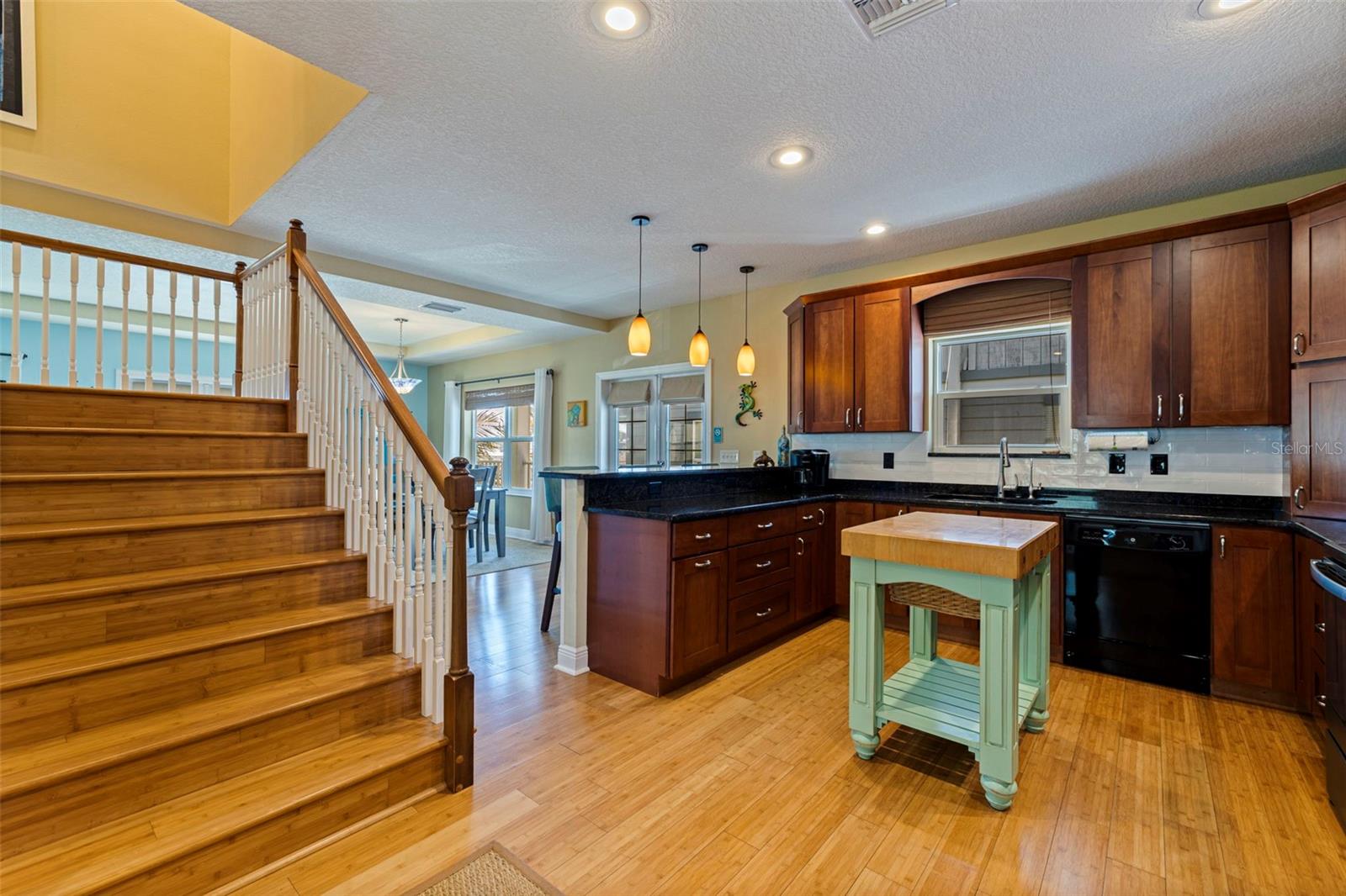 Image 15 of 51 For 5429 Essex Avenue S