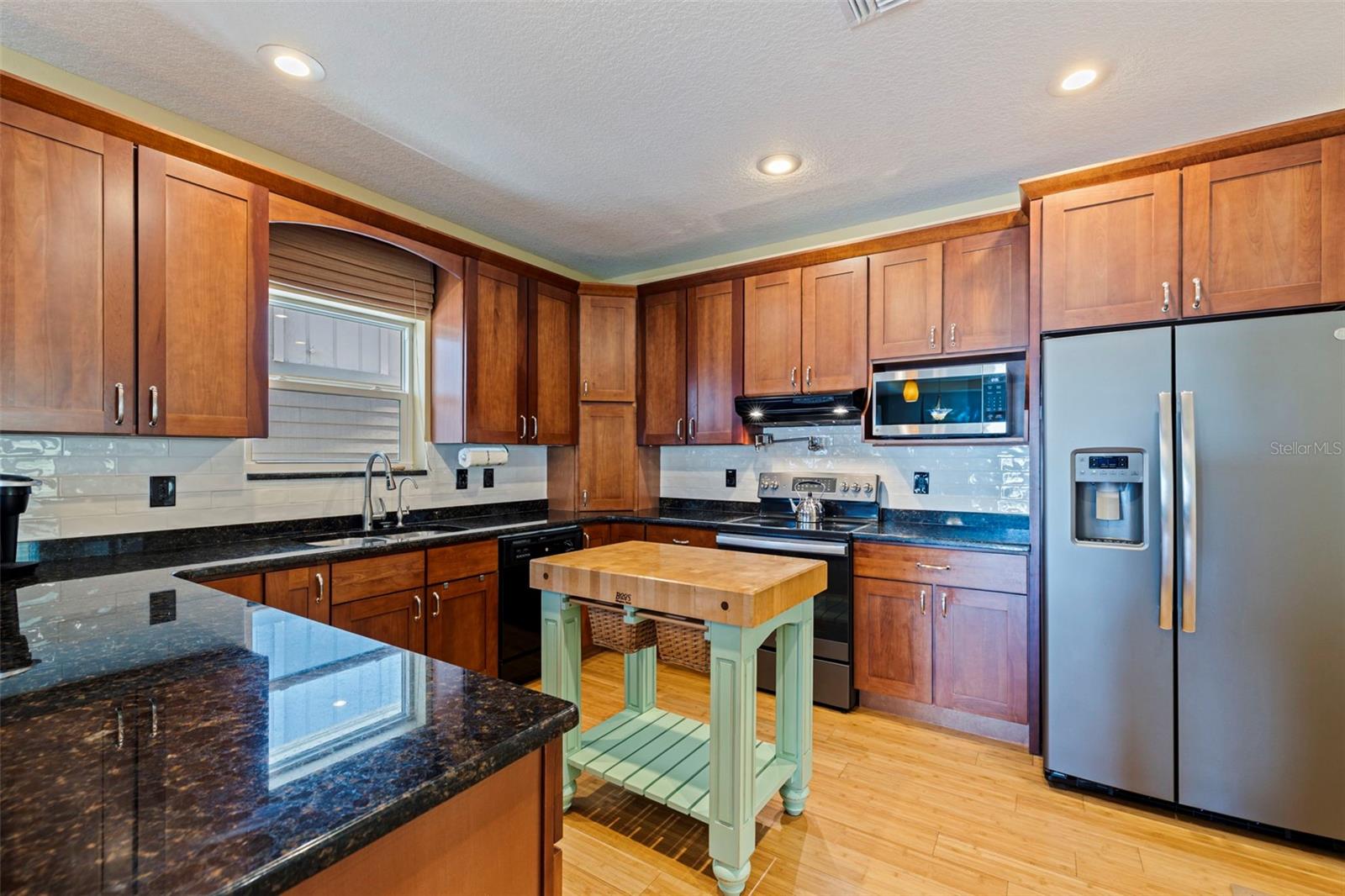 Image 17 of 51 For 5429 Essex Avenue S