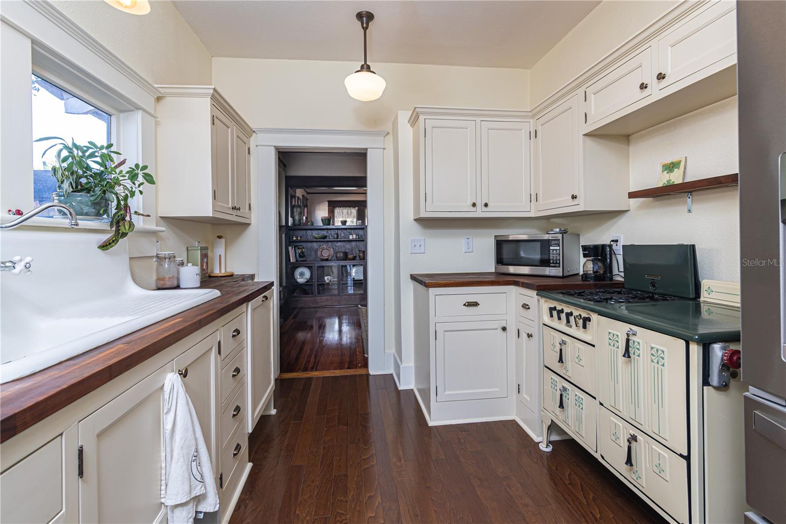 Image 13 of 38 For 6002 Suwanee Avenue