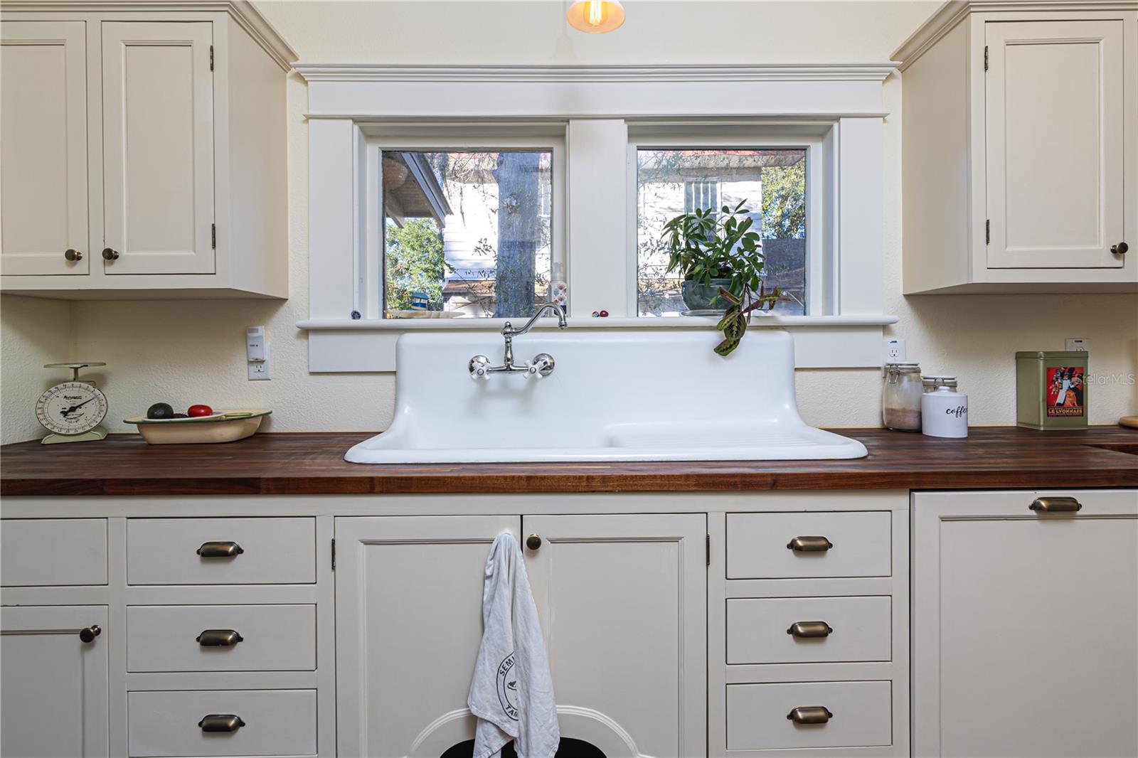 Image 14 of 38 For 6002 Suwanee Avenue