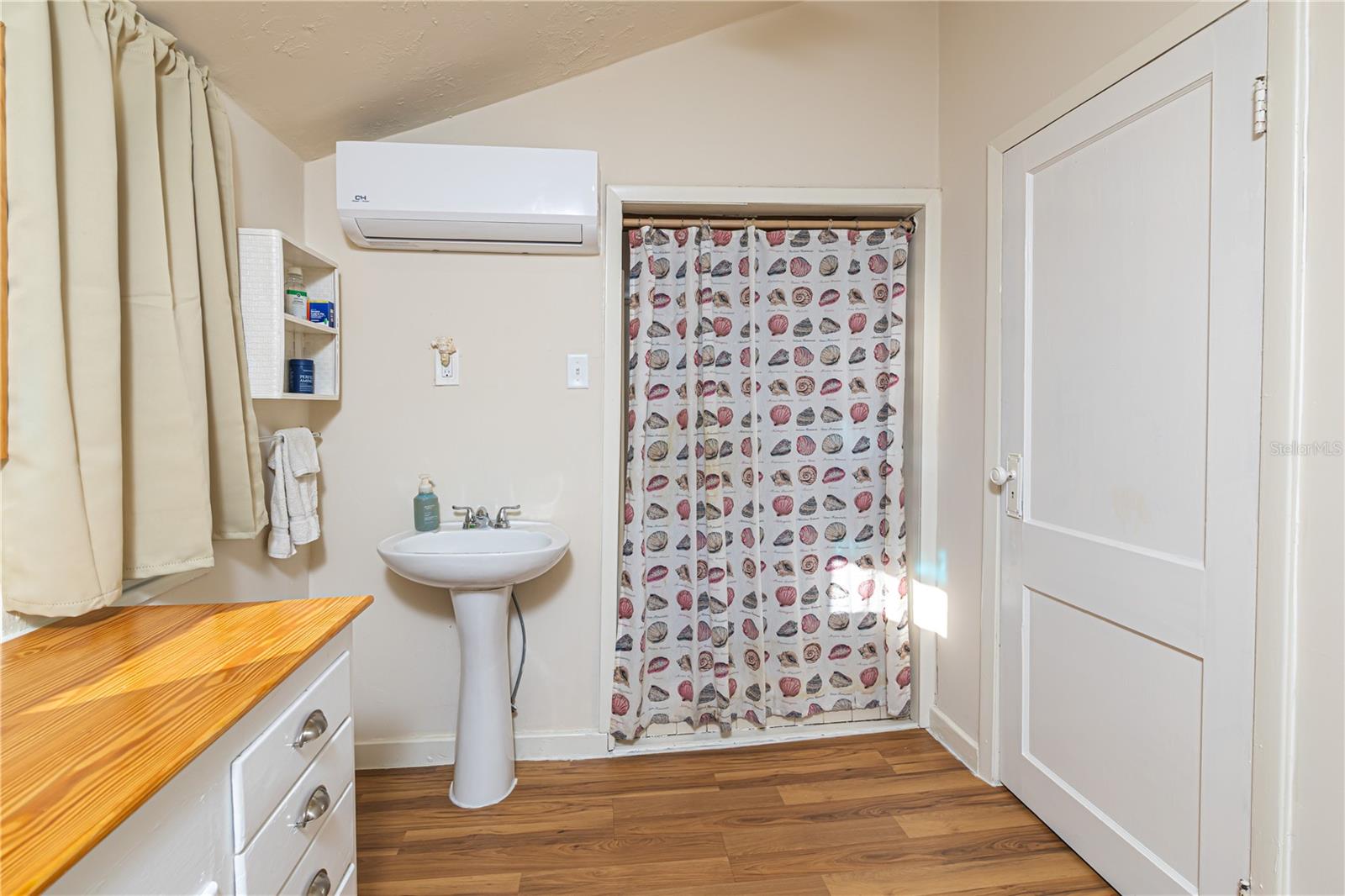 Image 28 of 38 For 6002 Suwanee Avenue