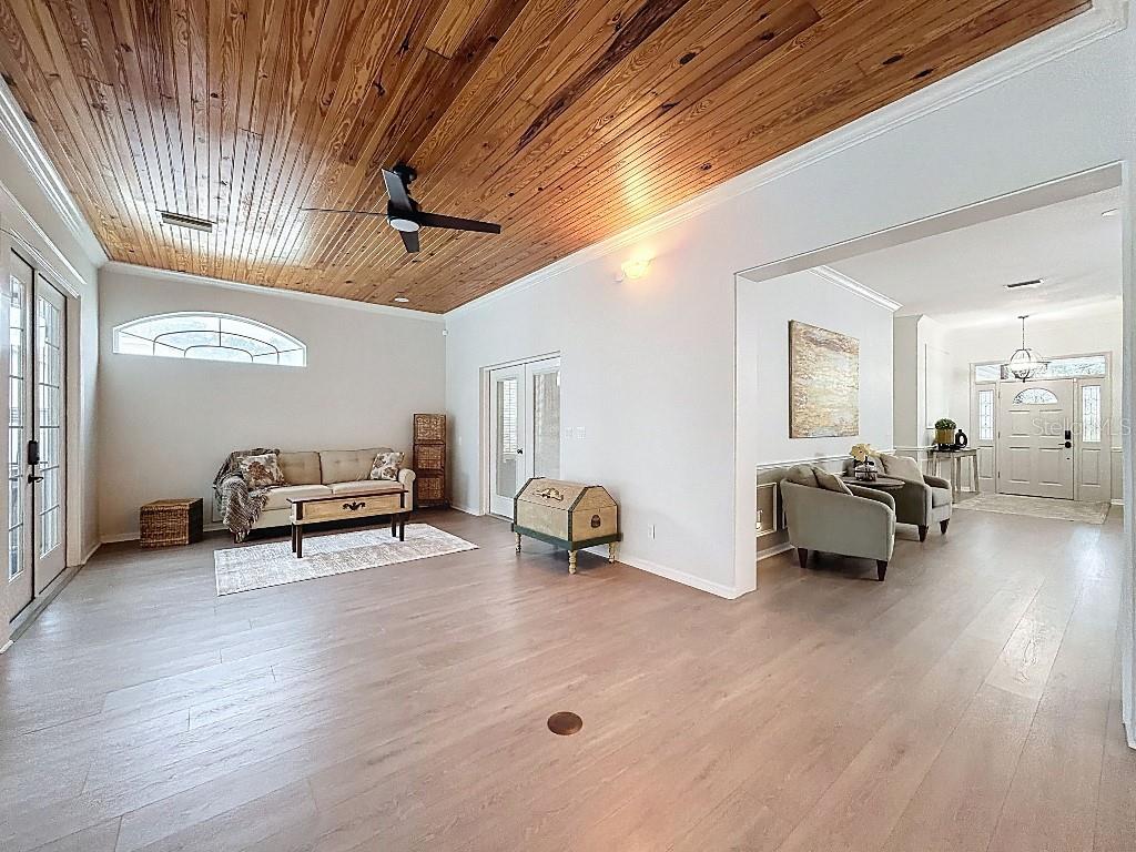 Image 31 of 67 For 8805 Crosswood Court