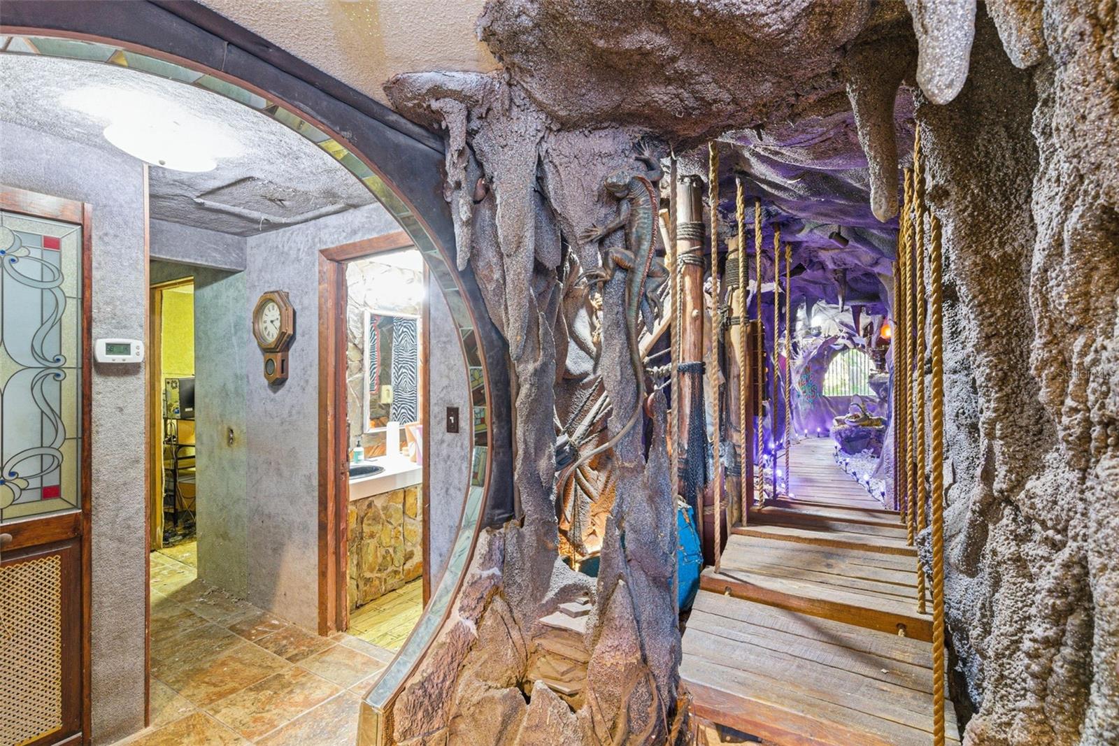 Listing photo id 8 for 7061 62nd Street N