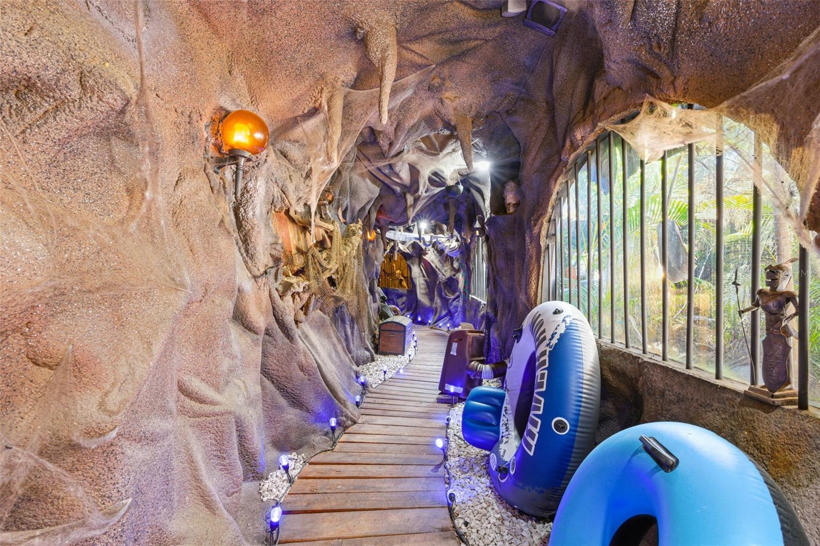 Listing photo id 10 for 7061 62nd Street N