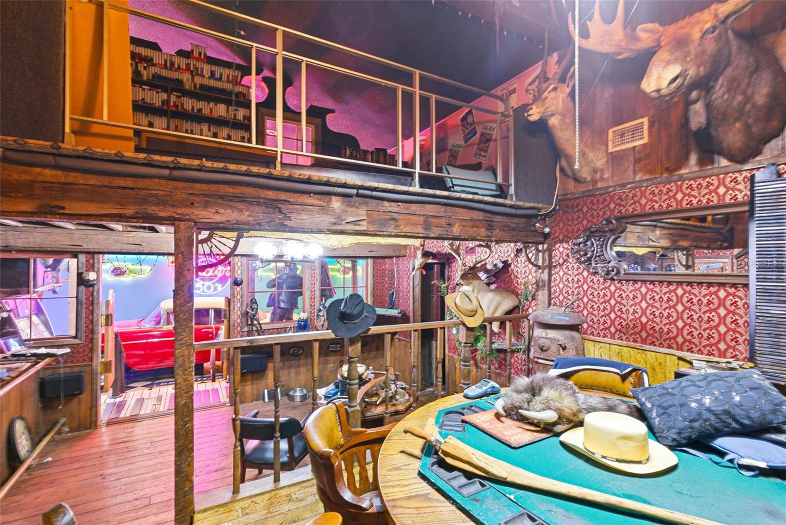 Listing photo id 16 for 7061 62nd Street N