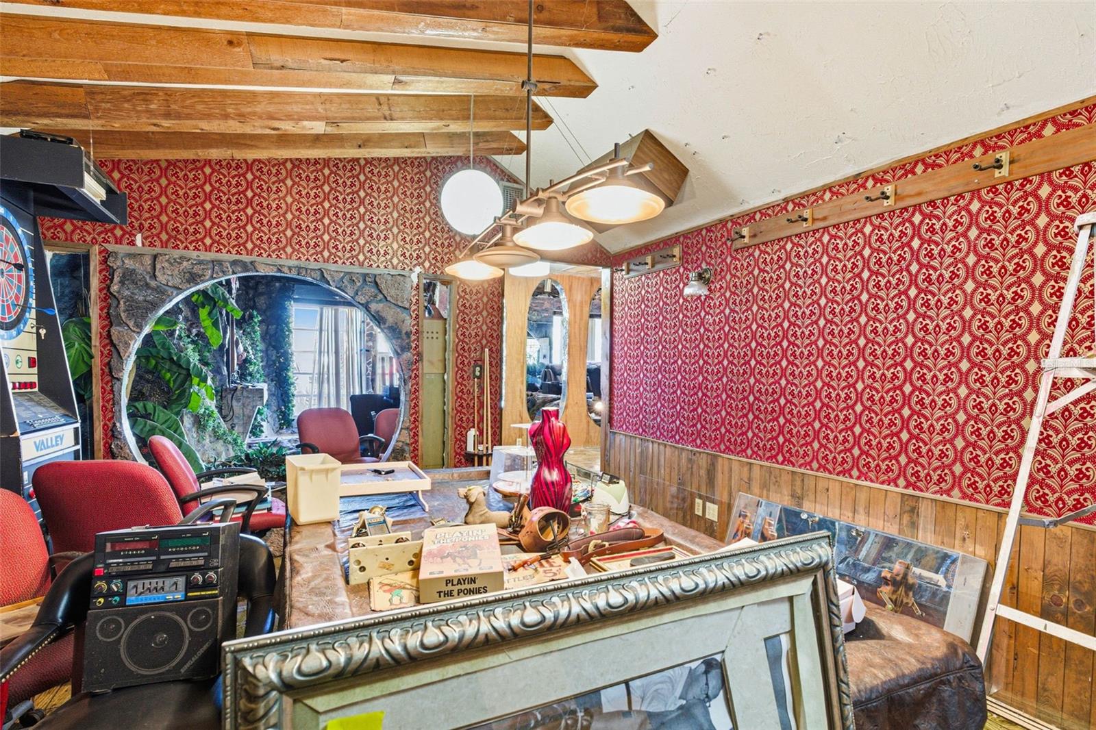 Listing photo id 18 for 7061 62nd Street N