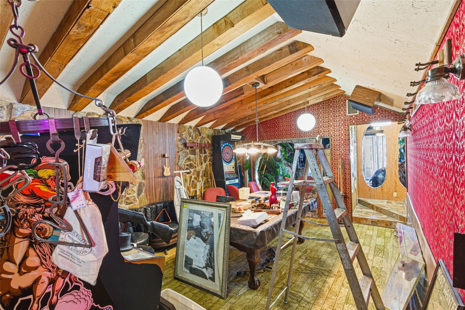 Listing photo id 19 for 7061 62nd Street N