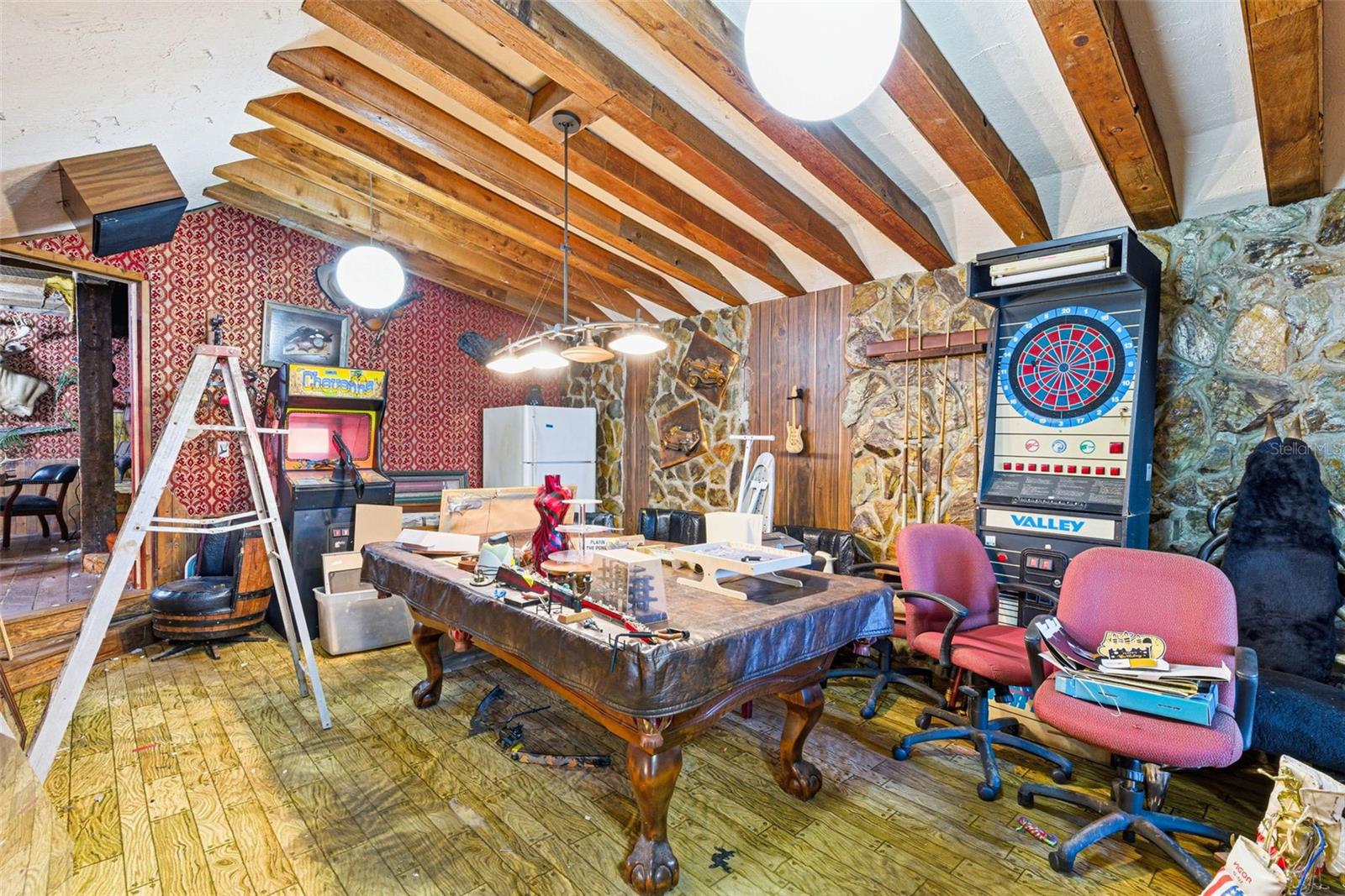 Listing photo id 20 for 7061 62nd Street N