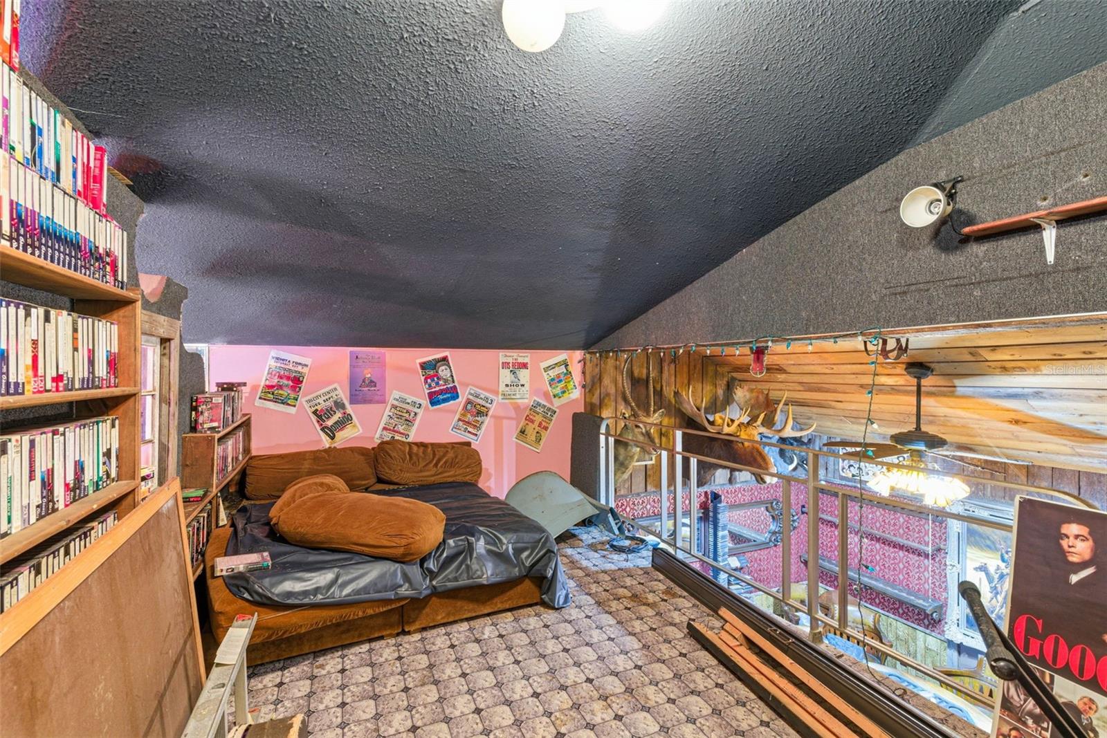 Listing photo id 23 for 7061 62nd Street N