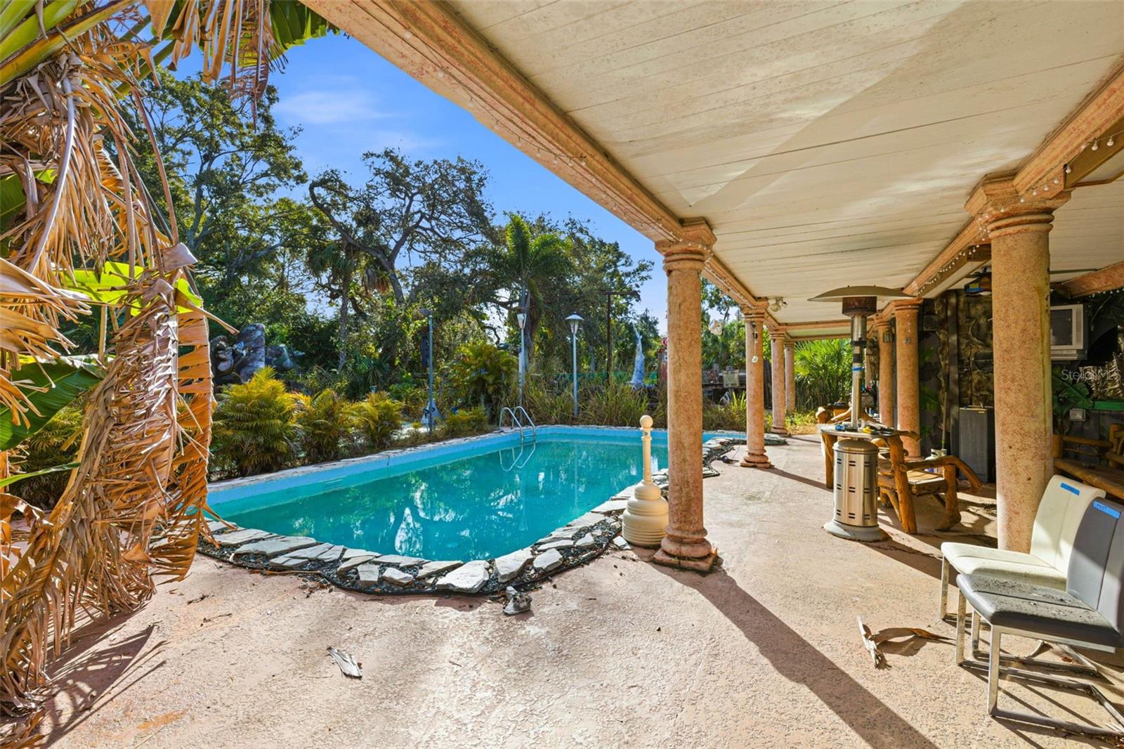 Listing photo id 42 for 7061 62nd Street N