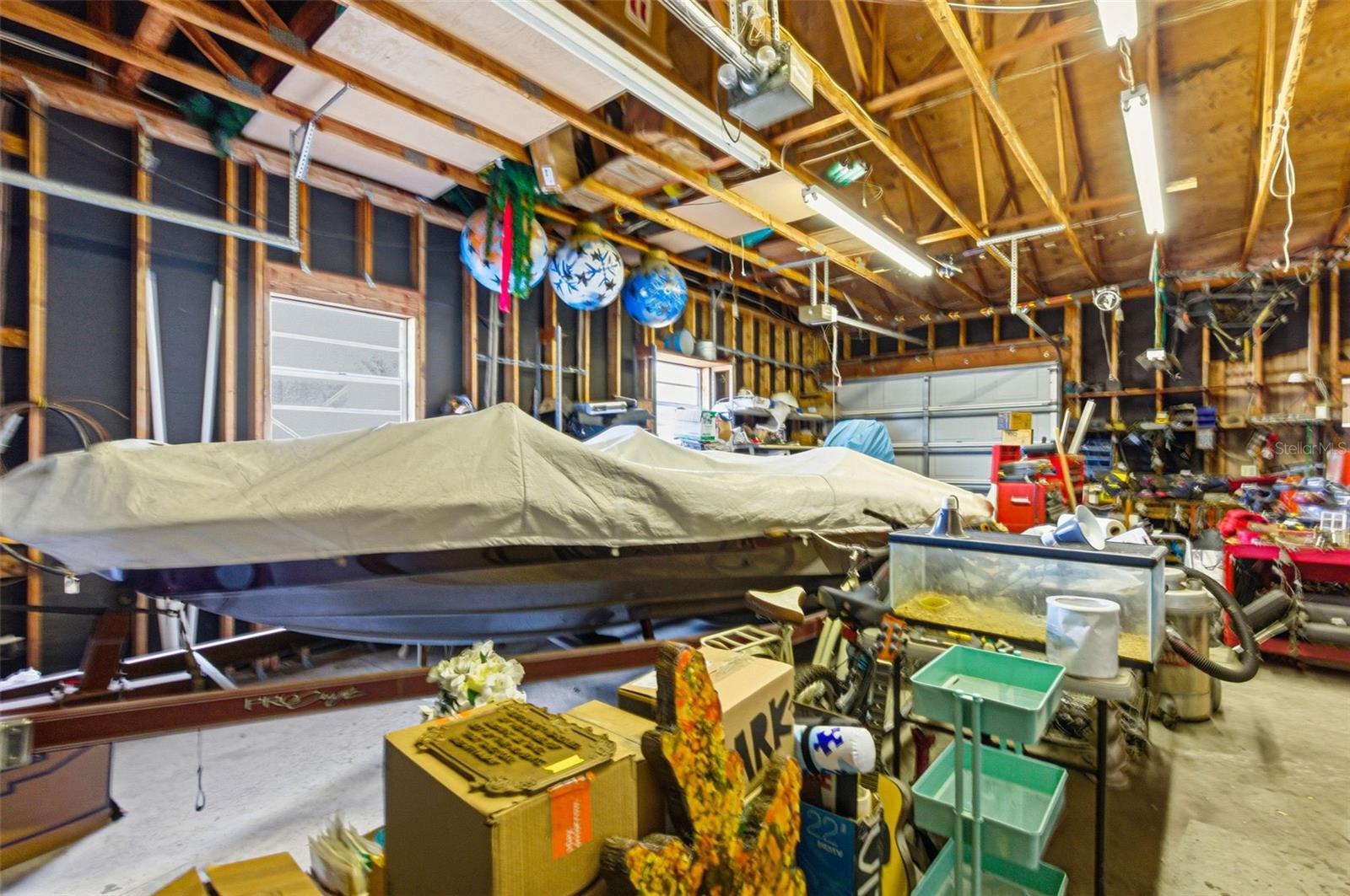 Listing photo id 44 for 7061 62nd Street N