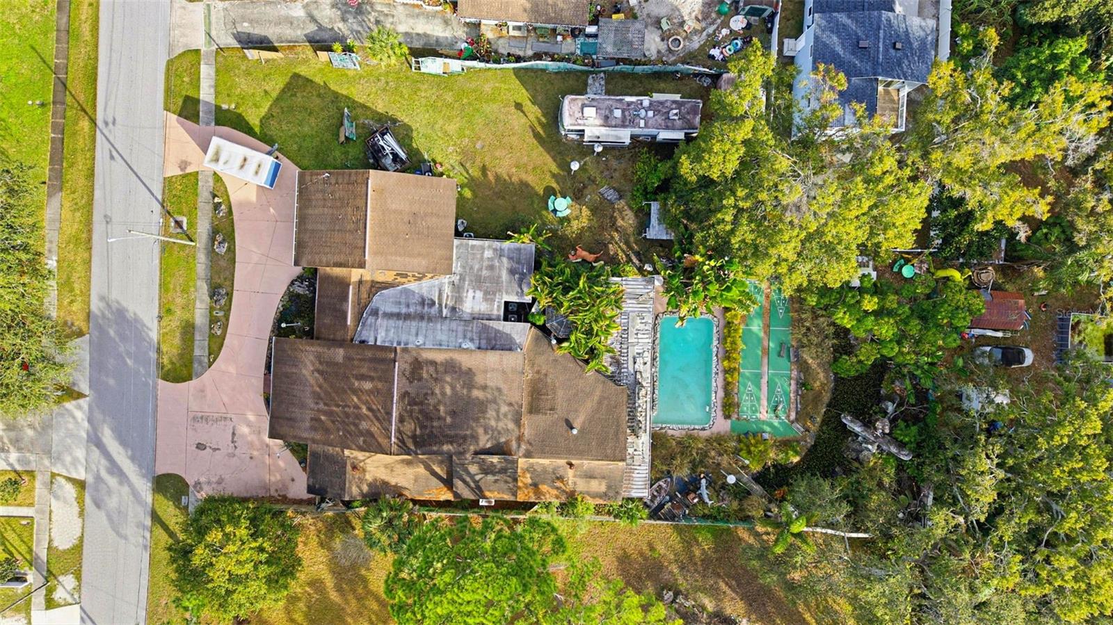 Listing photo id 45 for 7061 62nd Street N