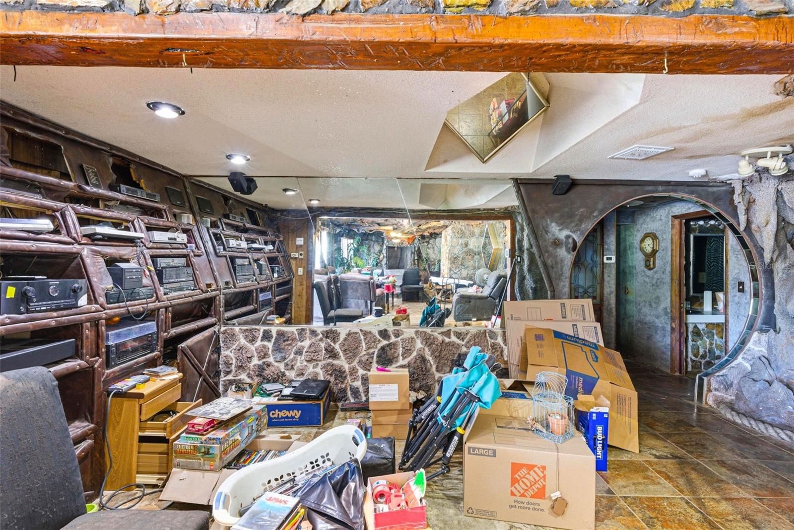 Listing photo id 3 for 7061 62nd Street N