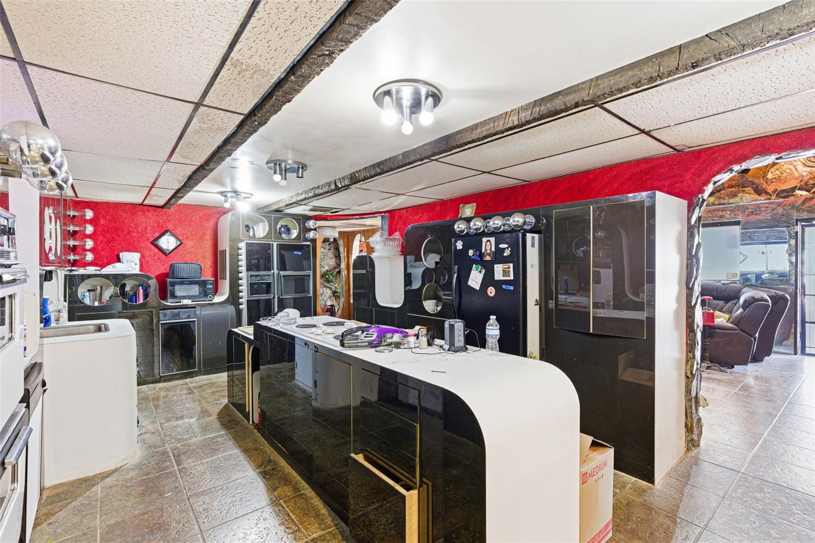 Listing photo id 6 for 7061 62nd Street N