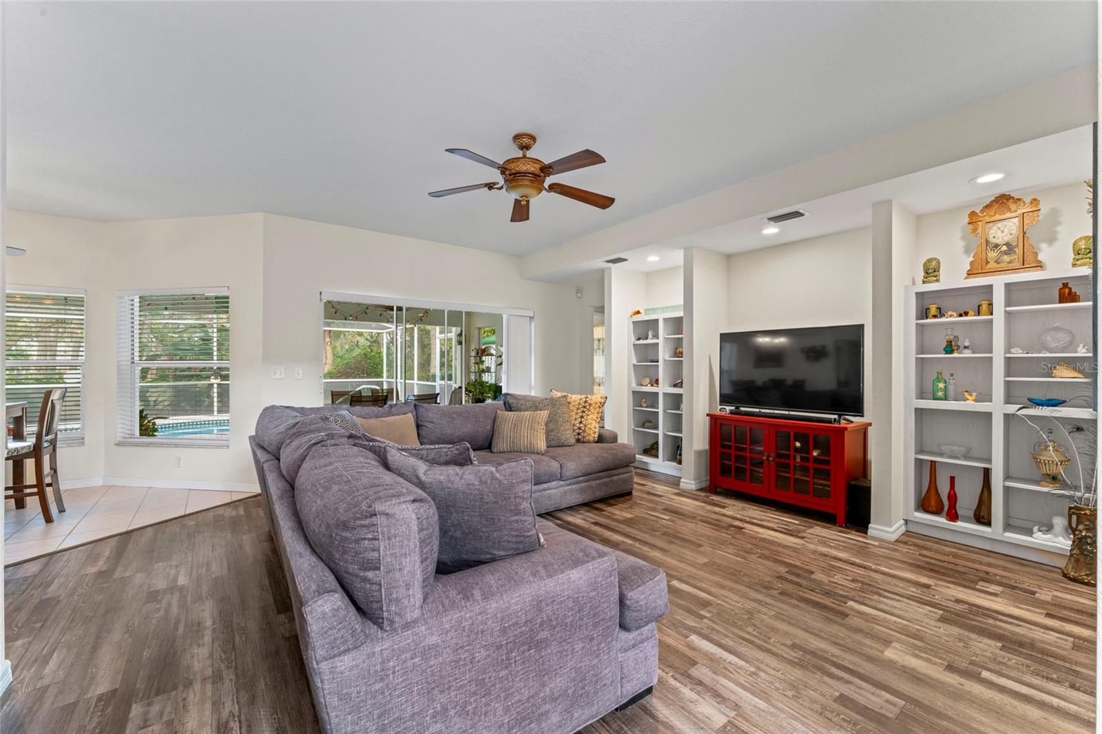 Image 12 of 43 For 9115 Spring Hill Drive