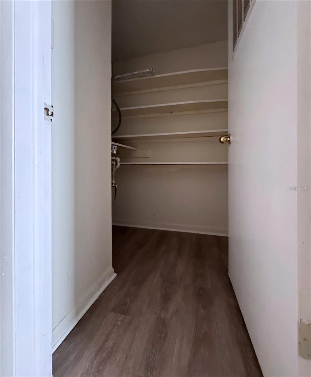 Image 5 of 10 For 4718 Joseph Court 220