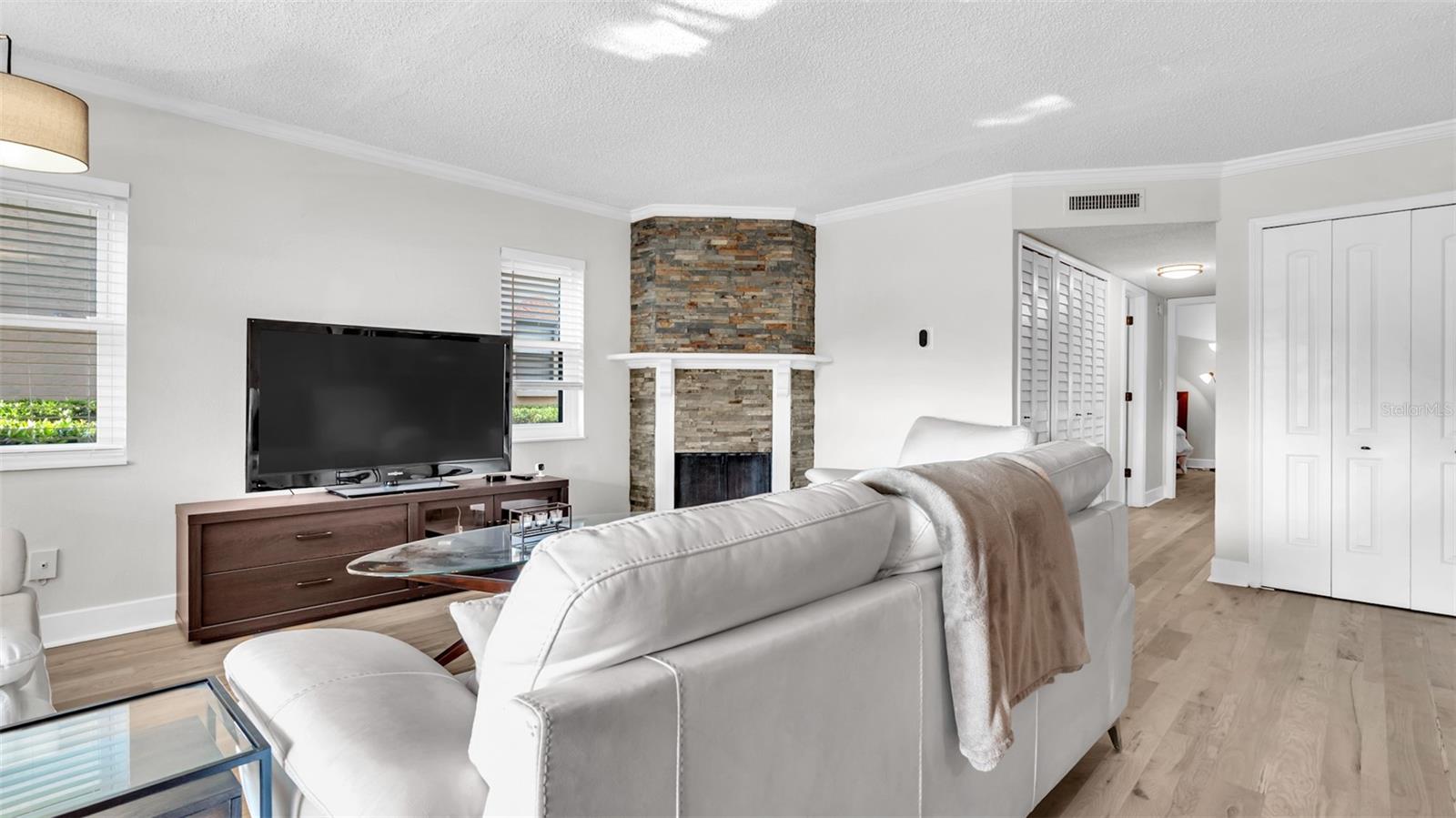 Image 10 of 39 For 10192 Seminole Island Drive