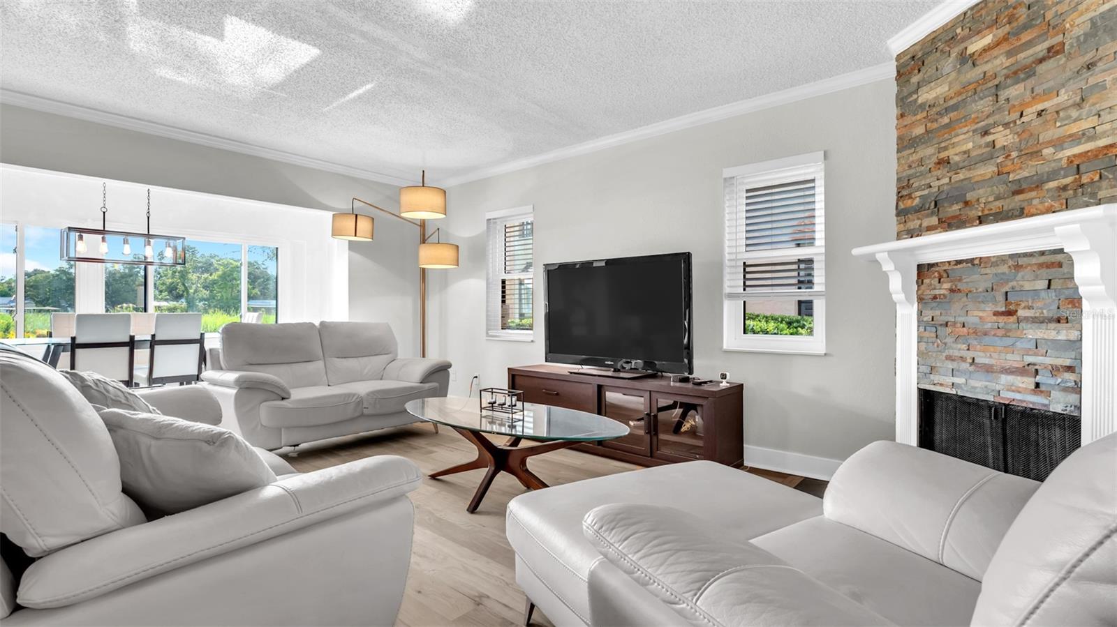 Image 11 of 39 For 10192 Seminole Island Drive