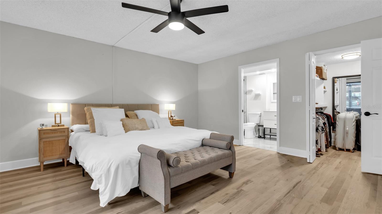 Image 15 of 39 For 10192 Seminole Island Drive