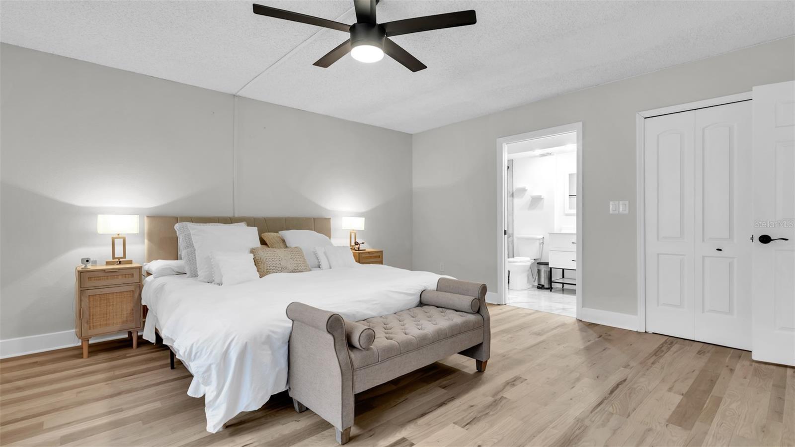 Image 16 of 39 For 10192 Seminole Island Drive