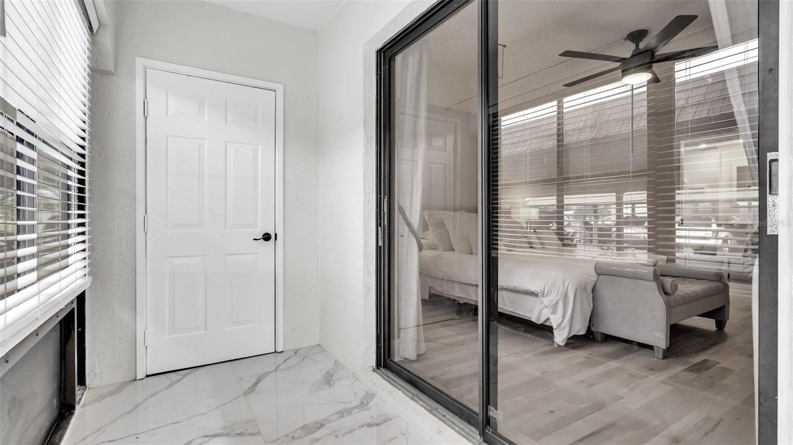 Image 21 of 39 For 10192 Seminole Island Drive