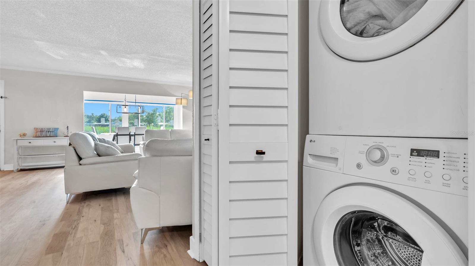 Image 25 of 39 For 10192 Seminole Island Drive