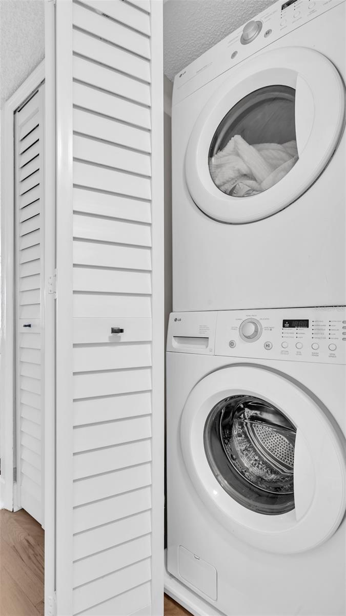 Image 26 of 39 For 10192 Seminole Island Drive