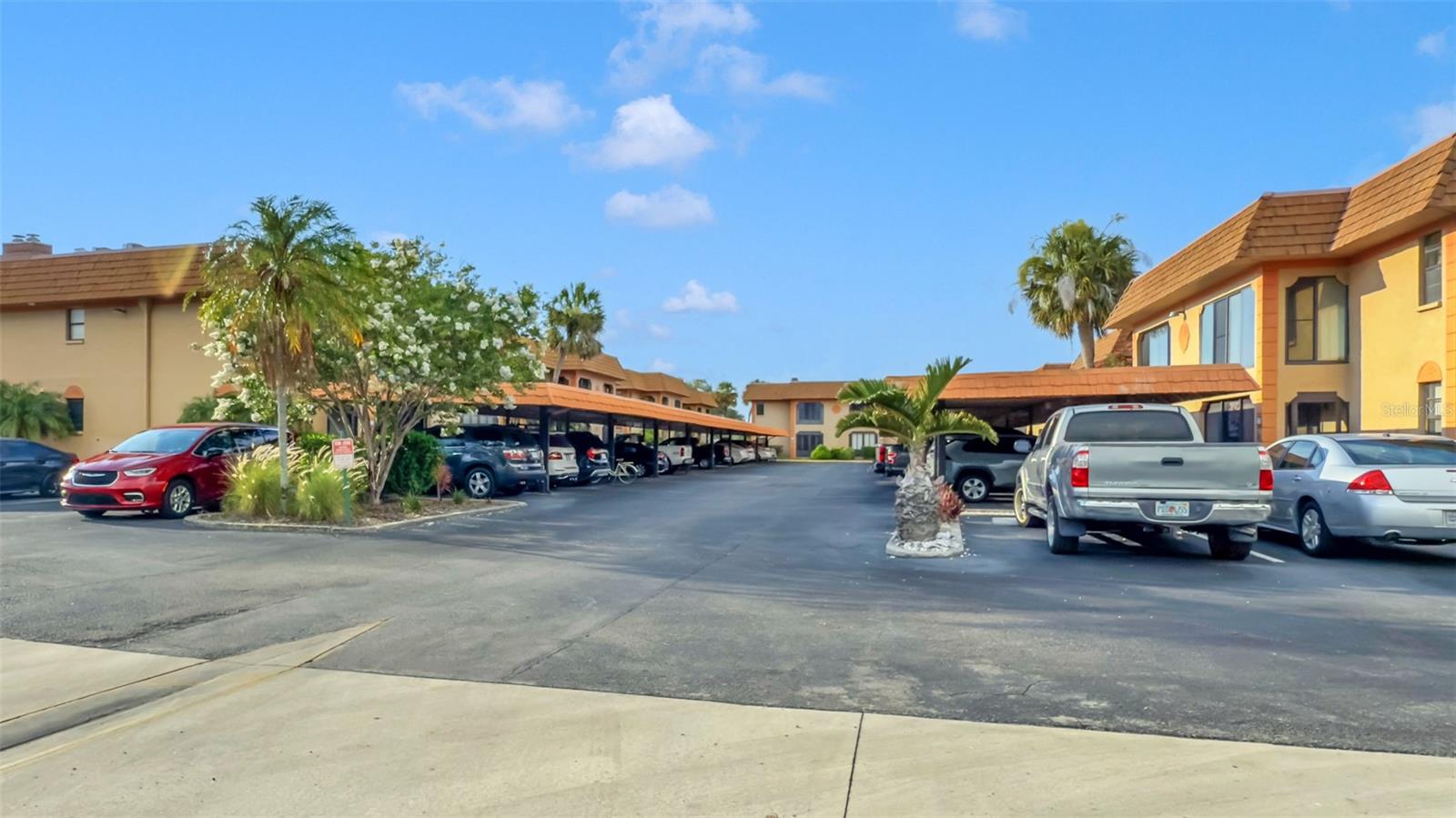 Image 28 of 39 For 10192 Seminole Island Drive